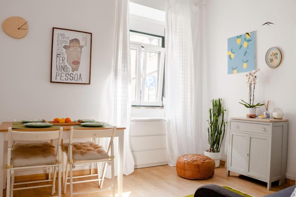 Two Bedroom Cozy Flat By River In Quiet Art Zone Lissabon
